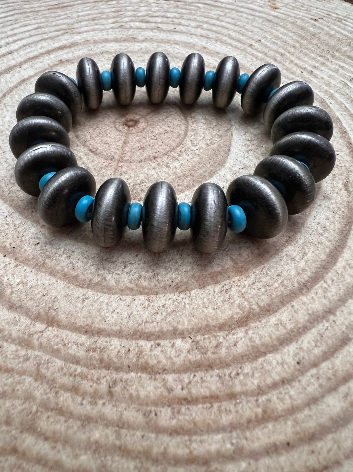 Western Faux Saucer Pearl Stretch Bracelet with Faux Turquoise - 6 1/2 inch